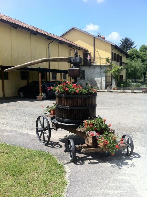 Cascina La Barona Bed & Breakfast Savigliano Luaran gambar