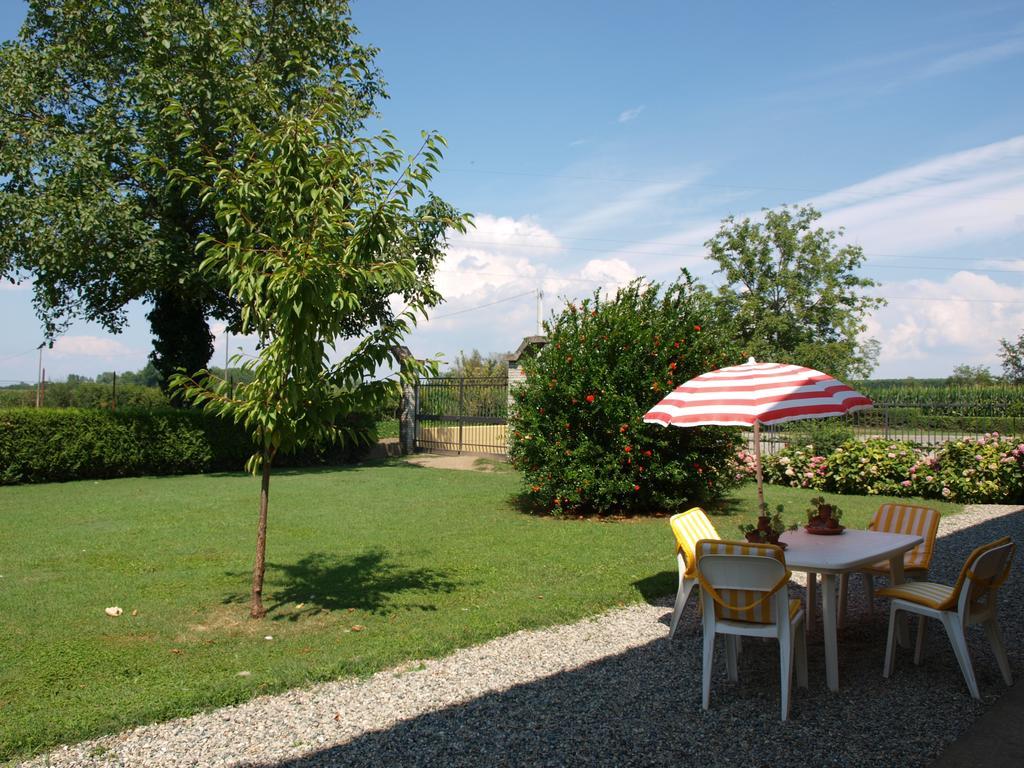 Cascina La Barona Bed & Breakfast Savigliano Luaran gambar